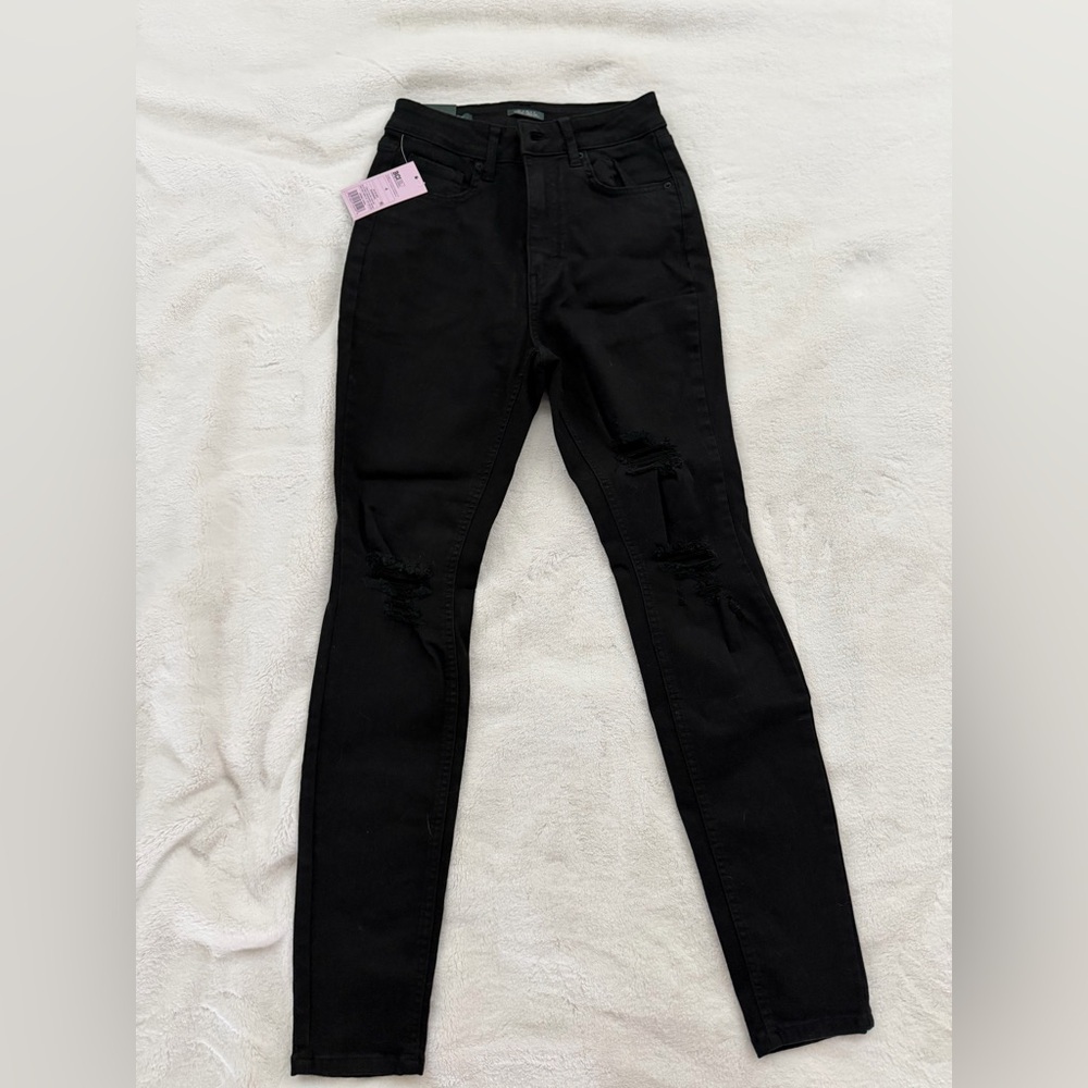 Black Women's Skinny Ripped Jeans